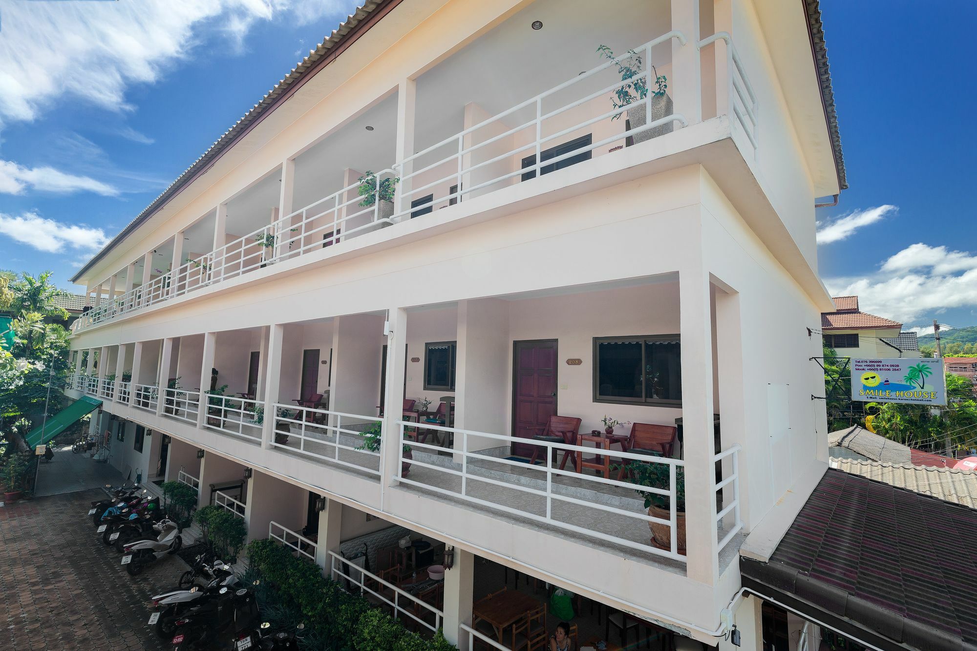 Smile House Karon Hotel Ngoại thất bức ảnh